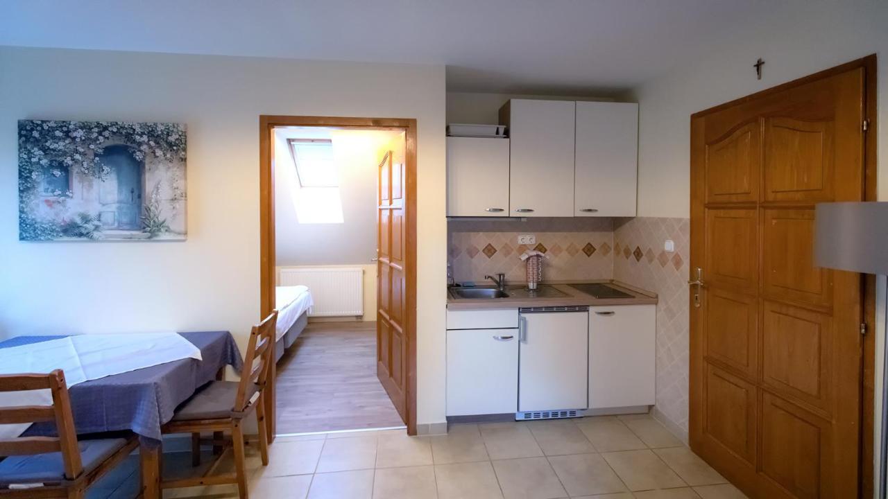 Ozkut Apartmanhaz Olmod Экстерьер фото