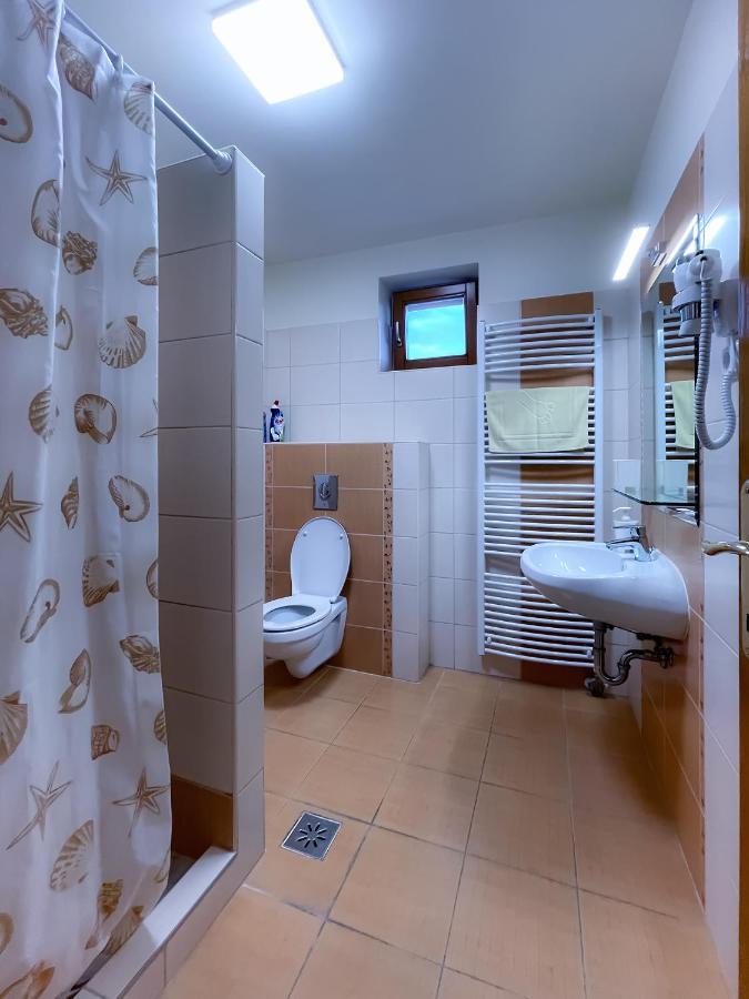 Ozkut Apartmanhaz Olmod Экстерьер фото
