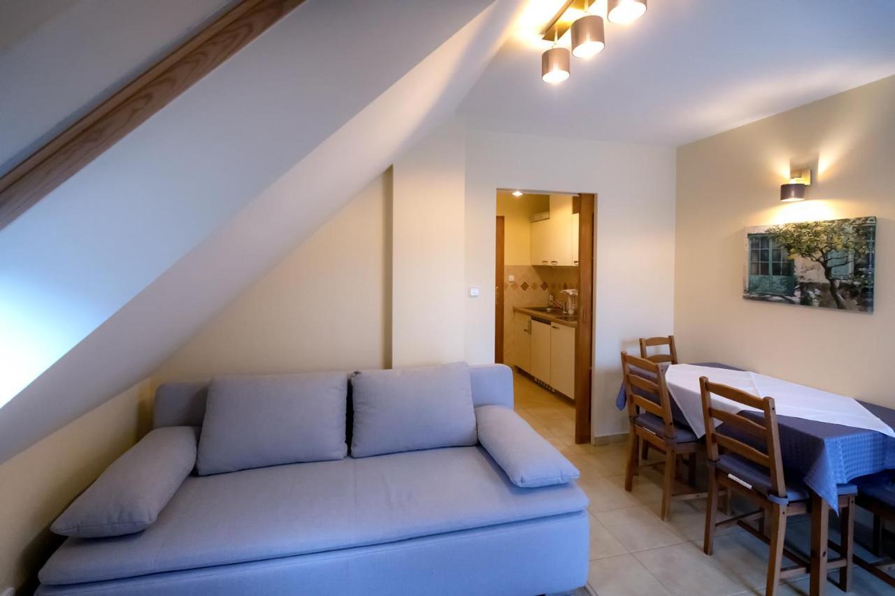 Ozkut Apartmanhaz Olmod Экстерьер фото