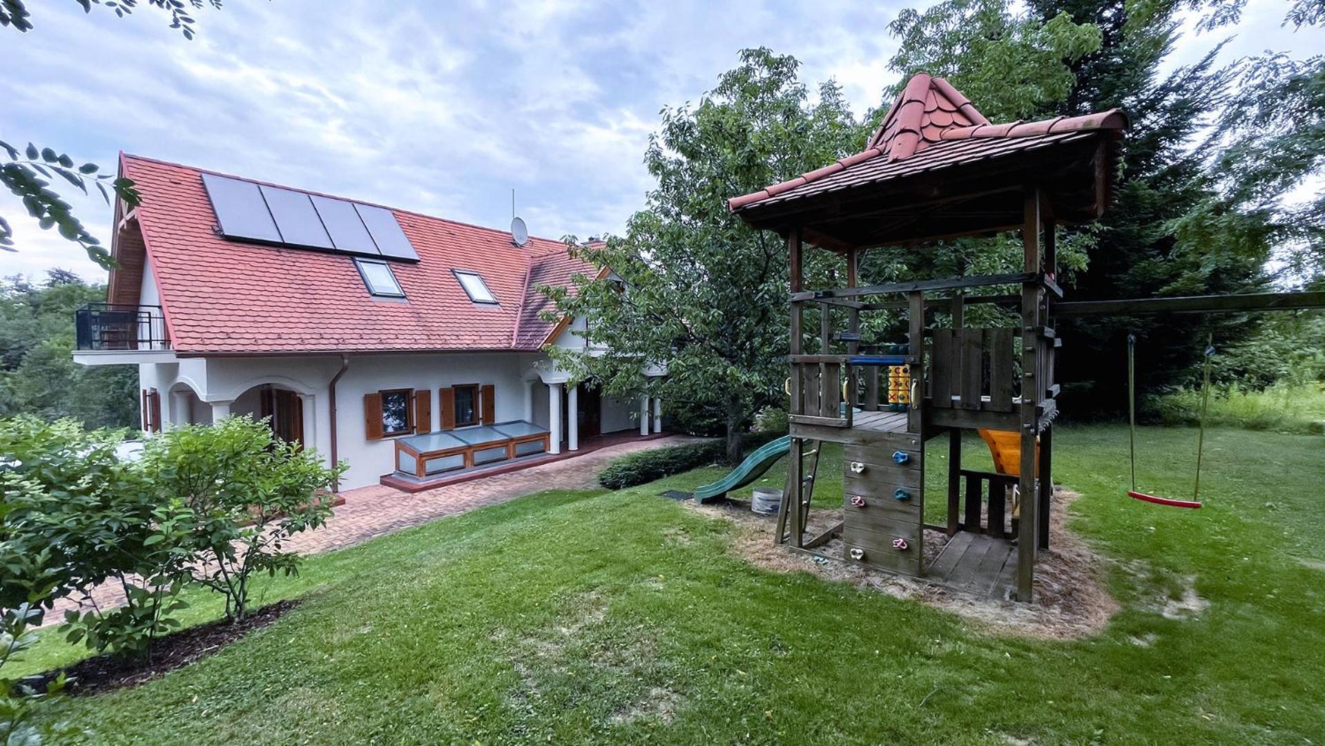 Ozkut Apartmanhaz Olmod Экстерьер фото